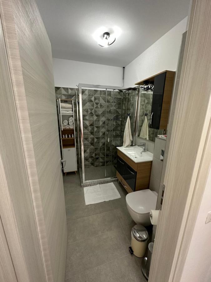 Glamart Apartment Craiova Exterior foto